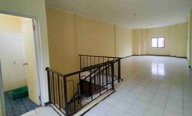 DKT JUANDA T1, parkir luas Ruko Komplek Sentra Tropodo akses Jl Ramai,