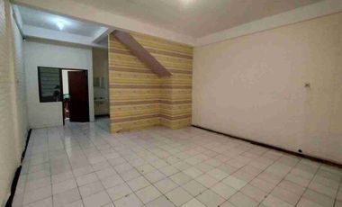 DKT JUANDA T1, parkir luas Ruko Komplek Sentra Tropodo akses Jl Ramai,