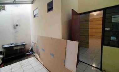 DKT JUANDA T1, parkir luas Ruko Komplek Sentra Tropodo akses Jl Ramai,