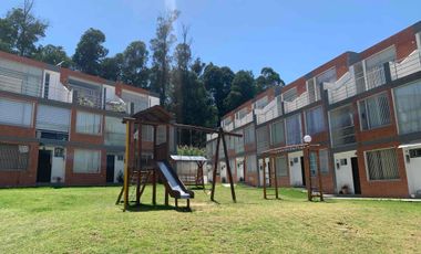 La Armenia, a pocos pasos del Parque Metropolitano, Casa en Conjunto privado, Piscina