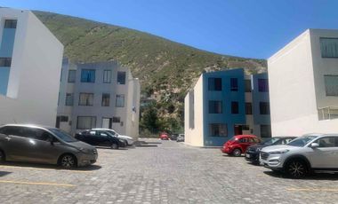 Amplia casa de 104 m2, Sector Mitad del Mundo, Dentro de Urbanización Privada