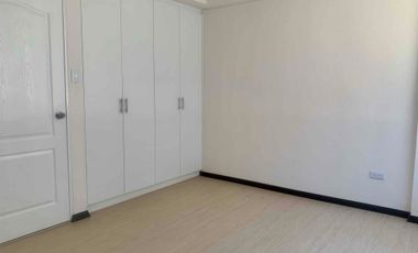 Amplia casa de 104 m2, Sector Mitad del Mundo, Dentro de Urbanización Privada