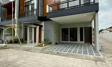 RUMAH MODERN SCANDINAVIAN 2 LANTAI ELEGAN DALAM PERUMAHAN DI POTORONO BANGUNTAPAN