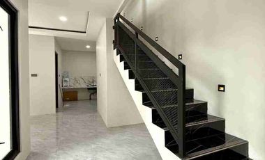 RUMAH MODERN SCANDINAVIAN 2 LANTAI ELEGAN DALAM PERUMAHAN DI POTORONO BANGUNTAPAN