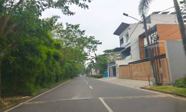 Jual/ Sewa Ruko di Taman Semanan Indah, bangunan 2,5 lantai