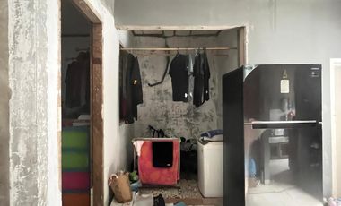 Rumah di padang barat (belakang hotel mercury)