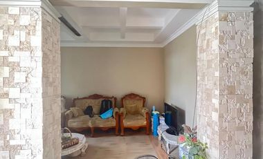 Rumah di padang barat (belakang hotel mercury)