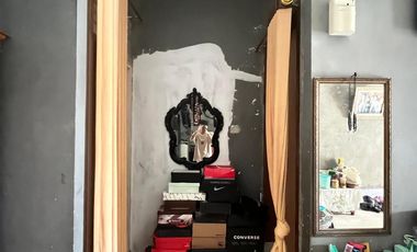 Rumah di padang barat (belakang hotel mercury)