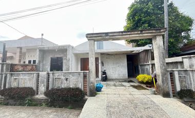 Rumah di padang barat (belakang hotel mercury)