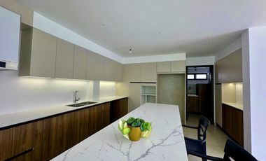 HERMOSA CASA DE VENTA EN RUTA VIVA TUMBACO!!  A ESTRENAR!!