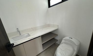 HERMOSA CASA DE VENTA EN RUTA VIVA TUMBACO!!  A ESTRENAR!!