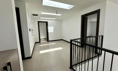 HERMOSA CASA DE VENTA EN RUTA VIVA TUMBACO!!  A ESTRENAR!!