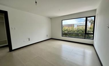 HERMOSA CASA DE VENTA EN RUTA VIVA TUMBACO!!  A ESTRENAR!!