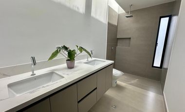 HERMOSA CASA DE VENTA EN RUTA VIVA TUMBACO!!  A ESTRENAR!!