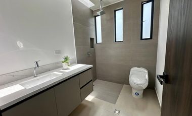 HERMOSA CASA DE VENTA EN RUTA VIVA TUMBACO!!  A ESTRENAR!!