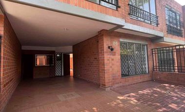 SE ARRIENDA HERMOSA CASA INDEPENDIENTE BARRIO EL INGENIO SUR DE CALI