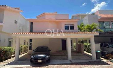 Se renta casa en isla dorada Cancún