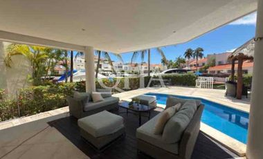 Se renta casa en isla dorada Cancún