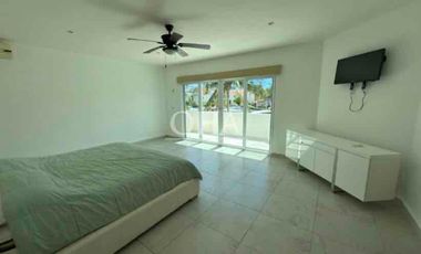 Se renta casa en isla dorada Cancún