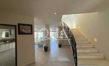 Se renta casa en isla dorada Cancún