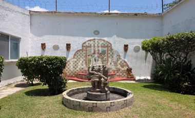 Casa en venta en Oaxtepec con alberca y uso comercial 2,060 m² de terreno