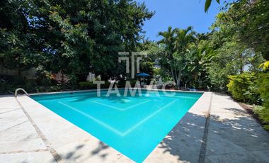 Casa en venta en Oaxtepec con alberca y uso comercial 2,060 m² de terreno