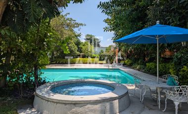 Casa en venta en Oaxtepec con alberca y uso comercial 2,060 m² de terreno