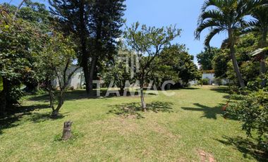 Casa en venta en Oaxtepec con alberca y uso comercial 2,060 m² de terreno