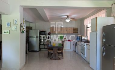 Casa en venta en Oaxtepec con alberca y uso comercial 2,060 m² de terreno