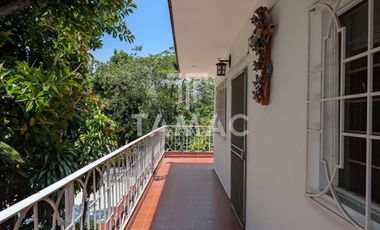 Casa en venta en Oaxtepec con alberca y uso comercial 2,060 m² de terreno