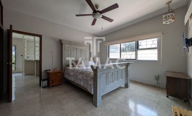 Casa en venta en Oaxtepec con alberca y uso comercial 2,060 m² de terreno