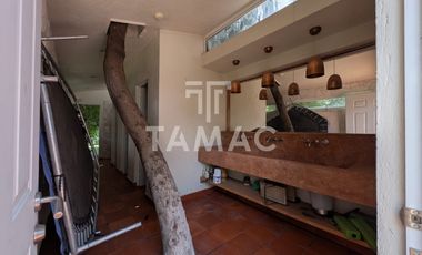 Casa en venta en Oaxtepec con alberca y uso comercial 2,060 m² de terreno