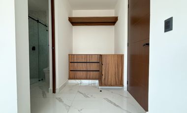 Amplio departamento de 3 recamaras en venta en Versalles, Puerto Vallarta