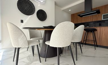 Amplio departamento de 3 recamaras en venta en Versalles, Puerto Vallarta