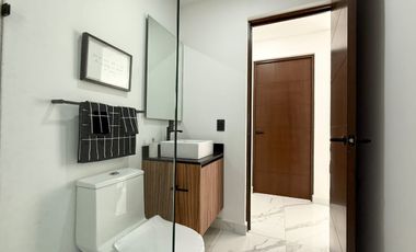 Amplio departamento de 3 recamaras en venta en Versalles, Puerto Vallarta