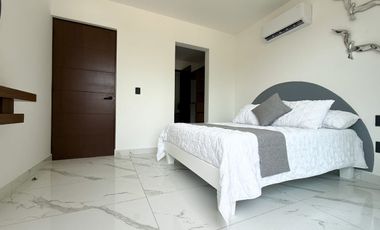 Amplio departamento de 3 recamaras en venta en Versalles, Puerto Vallarta