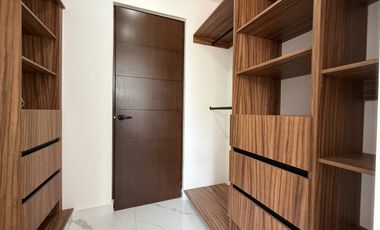 Amplio departamento de 3 recamaras en venta en Versalles, Puerto Vallarta