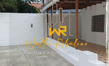 Alquilo casa amoblada 3 habitaciones en Salinas diagonal al hotel Barceló Colón