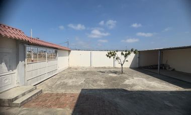 VILLAMIL PLAYAS VENDO CASA DE DOS PISOS EN LOT. PLAYASOL