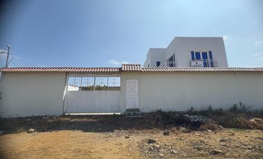 VILLAMIL PLAYAS VENDO CASA DE DOS PISOS EN LOT. PLAYASOL