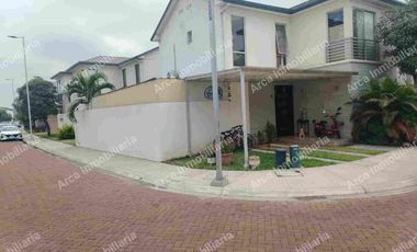 Alquiler Casa en Urbanizacion Vilanova