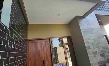 Rumah+Kolam renang 5Kt, 6Km, jl Kahuripan, Sumber, Banjarsari,Solo