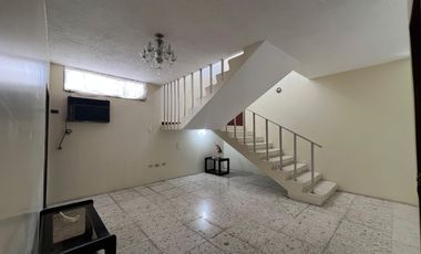 VENTA DE CASA EN BARRIO CENTENARIO