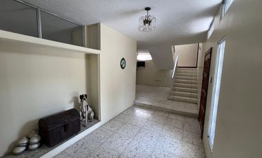 VENTA DE CASA EN BARRIO CENTENARIO