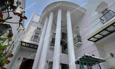 RUMAH MEWAH DEKAT PINTU TOL CISALAK,DEPOK.BANGUNAN KOKOH,HIGH CEILLING