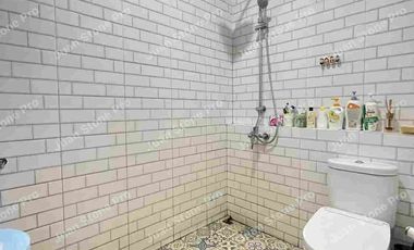 RUMAH MEWAH DEKAT PINTU TOL CISALAK,DEPOK.BANGUNAN KOKOH,HIGH CEILLING