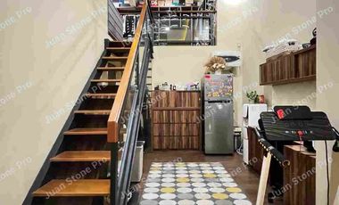 RUMAH MEWAH DEKAT PINTU TOL CISALAK,DEPOK.BANGUNAN KOKOH,HIGH CEILLING