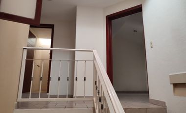 Preciosa Casa En Coto Pequeño Cerca Costco Sur