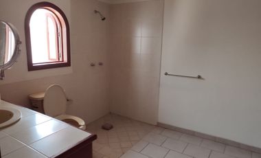 Preciosa Casa En Coto Pequeño Cerca Costco Sur