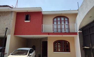 Preciosa Casa En Coto Pequeño Cerca Costco Sur